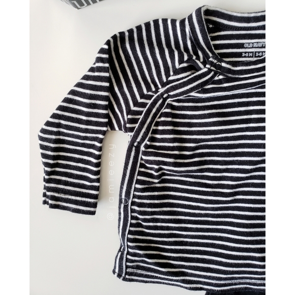 Old Navy (Baby) | Striped Shirt + Ruffle Pants Set - Picture 3 of 4